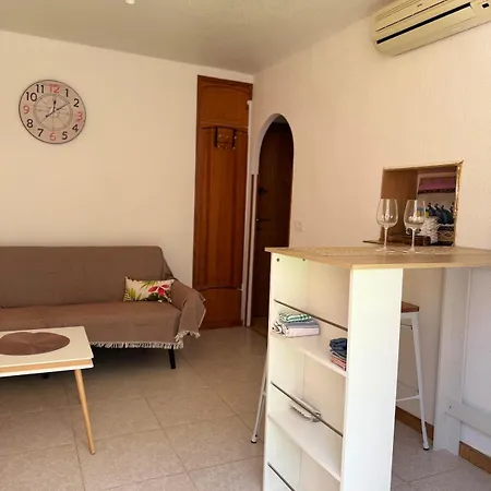 A Bright For 2 With Private Parking On The Διαμέρισμα *