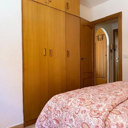 Appartement A Bright For 2 With Private Parking On The Torrevieja